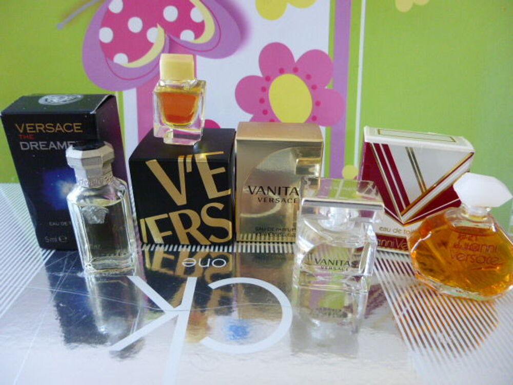 Miniatures de parfum VERSACE. 