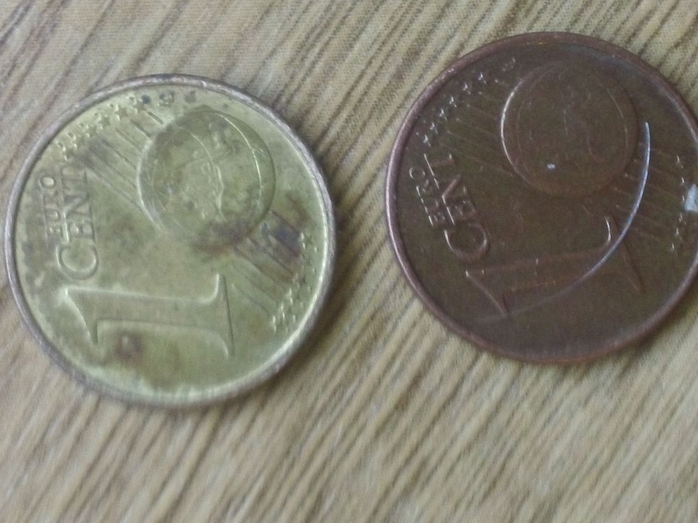 piece de1 euro cent.allemand 2004 D de couleur jaune tres ra 