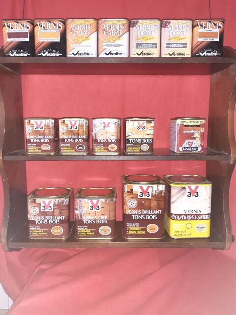 Vernis bois, diff�rentes teintes et volumes de 10 � 25 � 10 Avion (62)