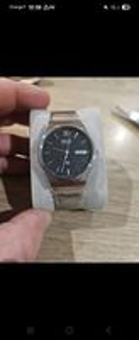   Pollisage montre changement de pile  