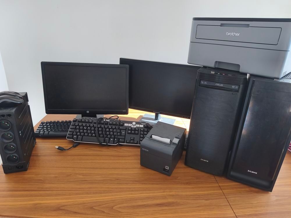 Lot ordinateur avec onduleur de grande marque Matériel informatique
