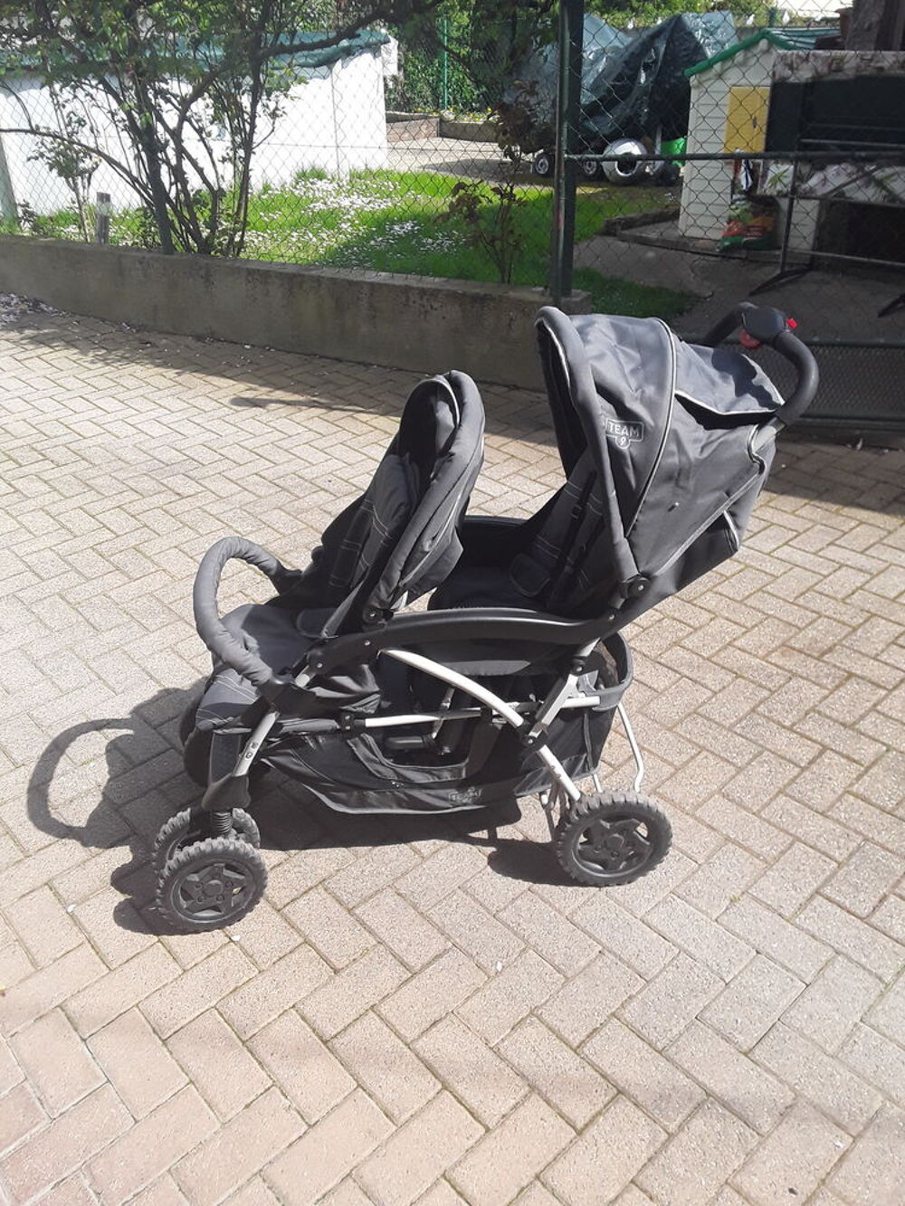 Achetez double poussette occasion annonce vente Blotzheim 68