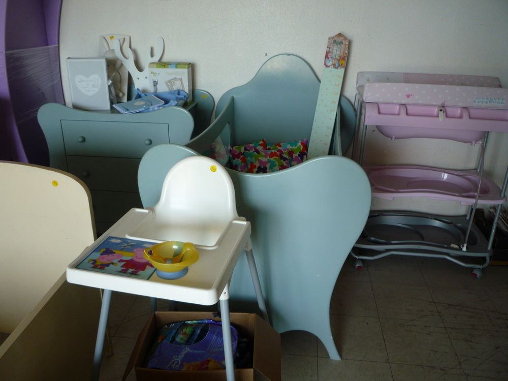 Pu&eacute;riculture/v&ecirc;tement enfant/b&eacute;b&eacute;/lit/parc/chambre/armoire Puériculture