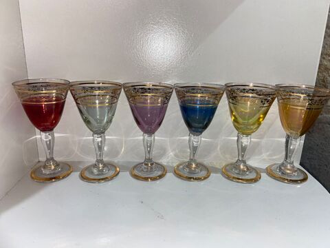 Lot de 6 verres digestifs avec des couleurs différentes  Hauteur 9cm 15 Saint-Aubin-de-Médoc (33)