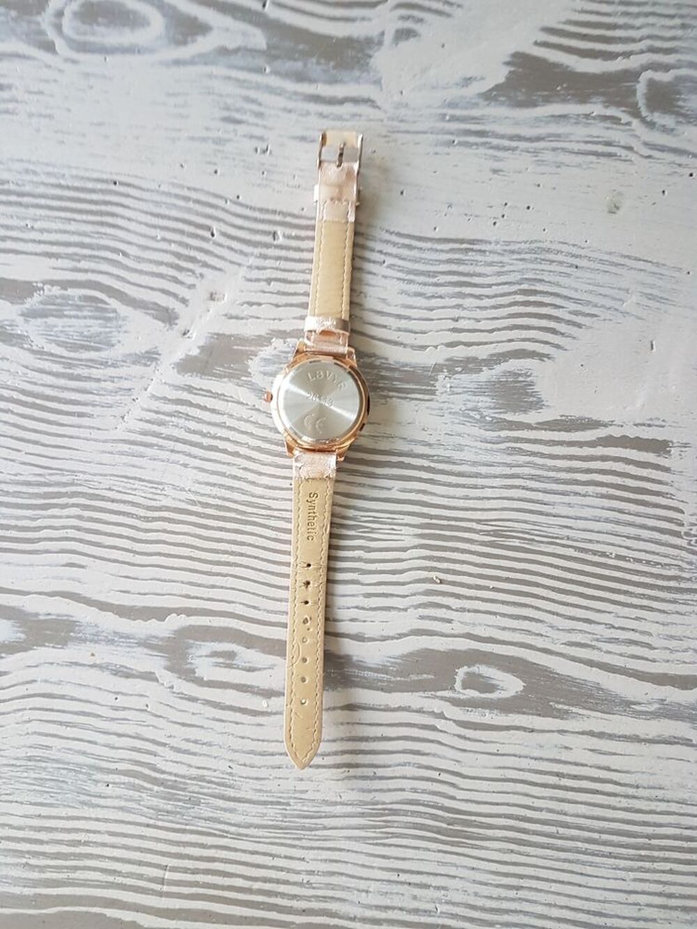 Montre femme et pile incluse Bijoux et montres