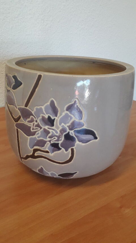 2 magnifiques grands pots de fleurs en porcelaine Ollioules (83)