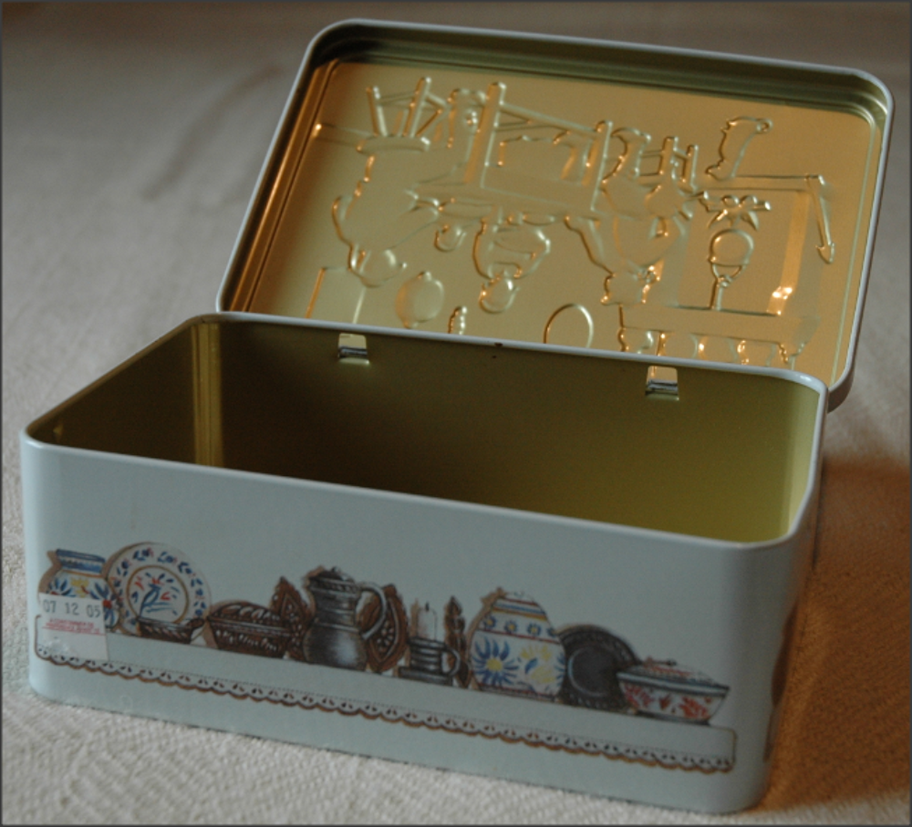 Boite neuve, d&eacute;cor en relief, Th&egrave;me "Int&eacute;rieur breton" 