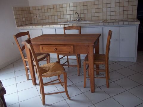 Table cuisine, Pin massif + 4 chaises 70 Gelos (64)