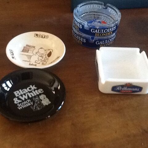 2 cendriers publicitaires Gauloises blondes, vintage 15 Mouxy (73)