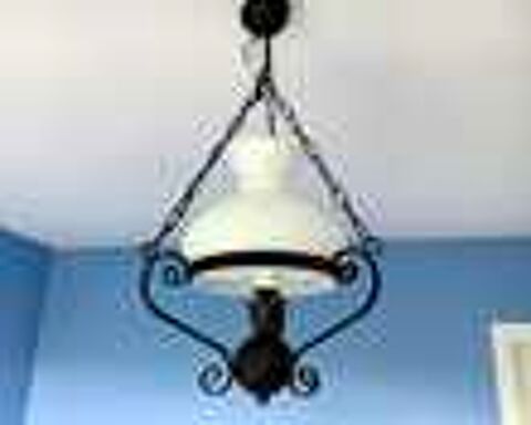 Lustre ancien,opaline blanche &amp; fer forg&eacute;;Suspension vintage Dcoration