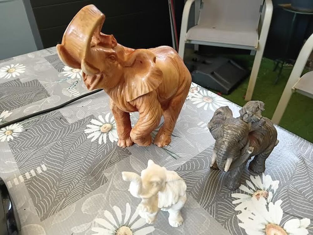 LOT DE 3 STATUETTES ELEPHANT Décoration