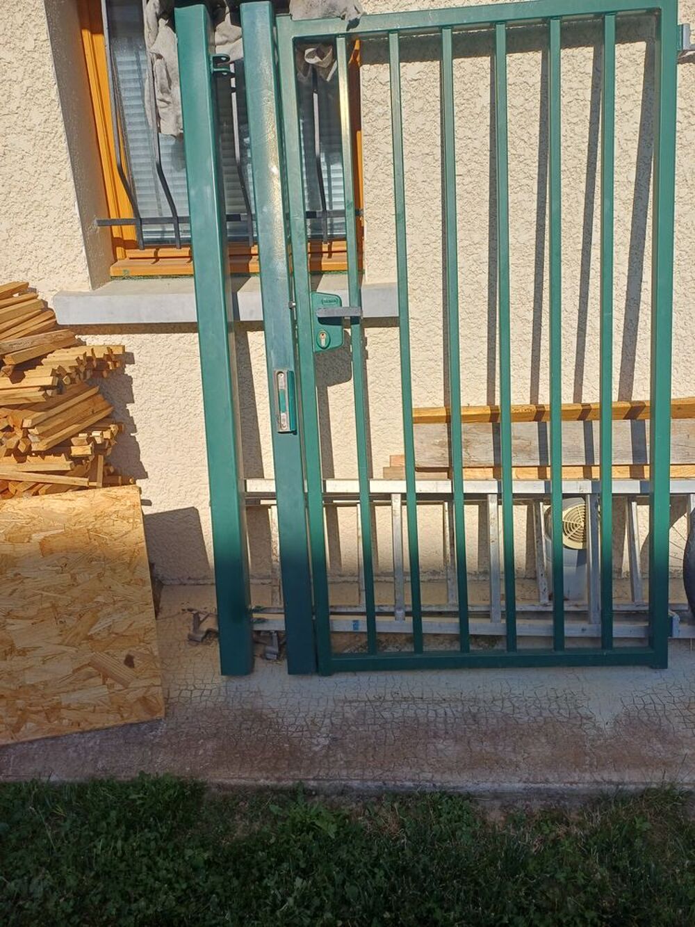 PORTAIL ACIER COULEUR VERT 6 BARREAU VERTICAUX Jardin