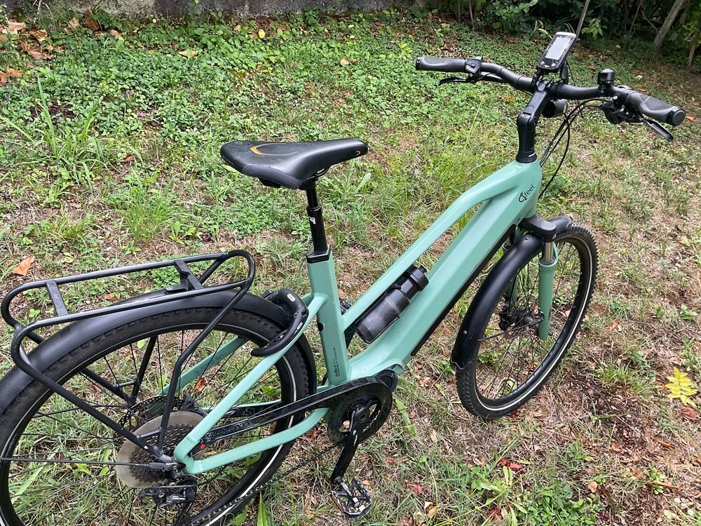 V&eacute;lo &eacute;lectrique marque o2feel (fran&ccedil;ais) en excellent etat Vélos