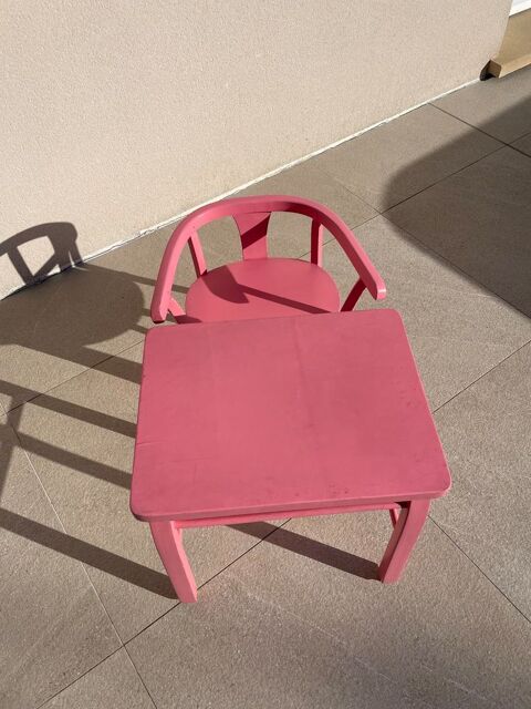 Ensemble table + fauteuil pour petit enfant 20 Milly-la-For�t (91)