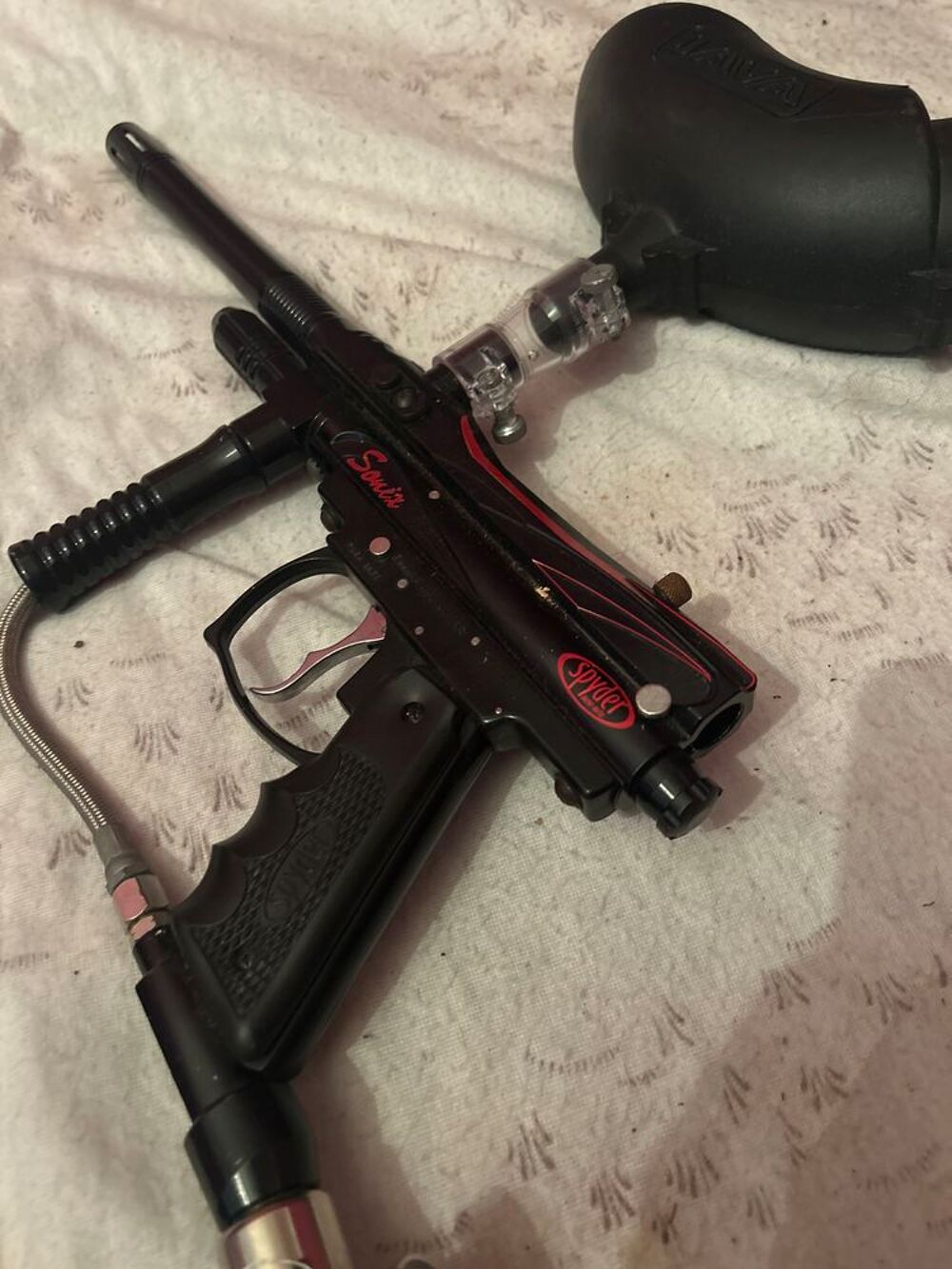 Paintball &eacute;quipement complet ( fusil / bonbonne / r&eacute;servoir Sports