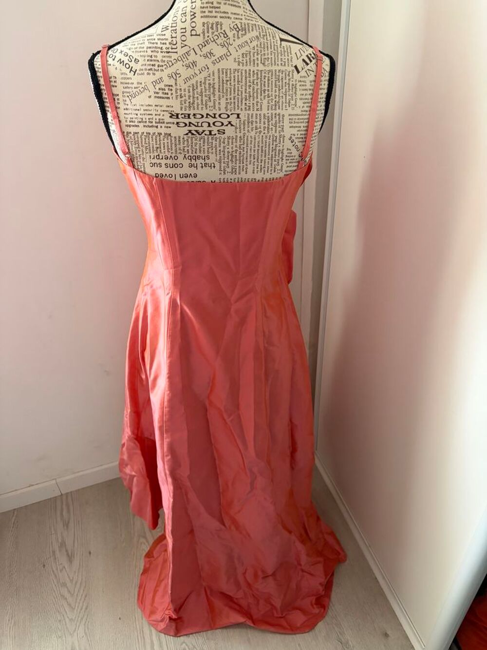 ? Robe de Soir&eacute;e Tara Jarmon ? Soie Taffetas Corail Vêtements