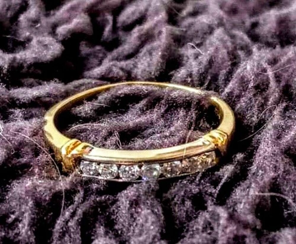 Alliance /Bague , 290€ Or Jaune 18 cts. 7 Diamants.Facture Bijoux et montres