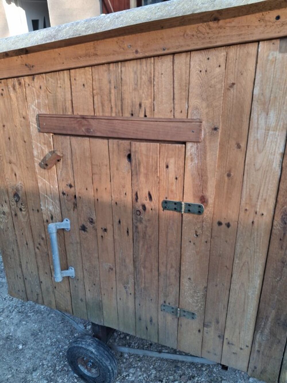 Cabane en bois tr&egrave;s lourde Bricolage