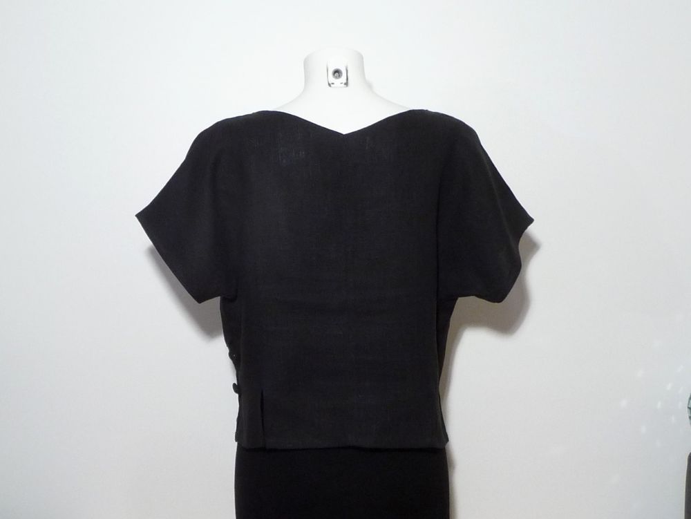 Top/ Blouse Noir &agrave; Manches Courtes et Petites Fentes- Marrak Vêtements