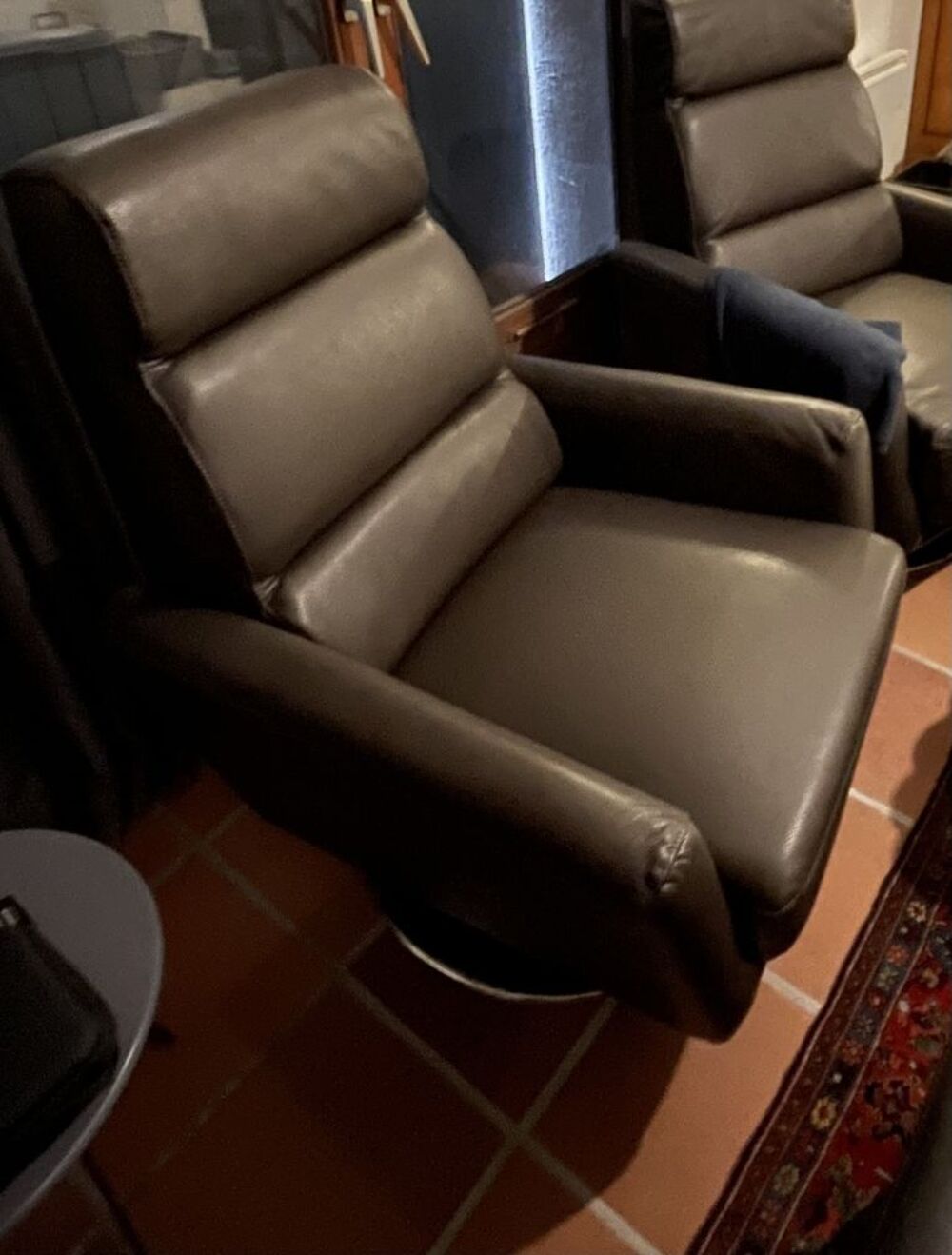 FAUTEUIL cuir NEUF pivotant Meubles