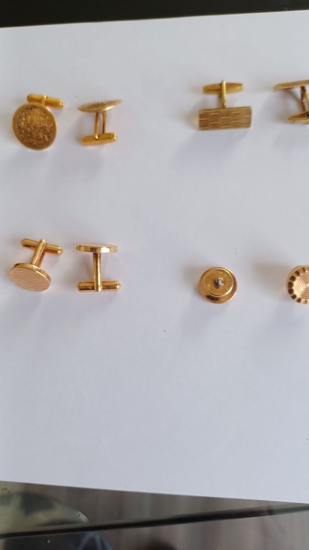 4 paires de bouton de machette en plaque or 18 carat Bijoux et montres