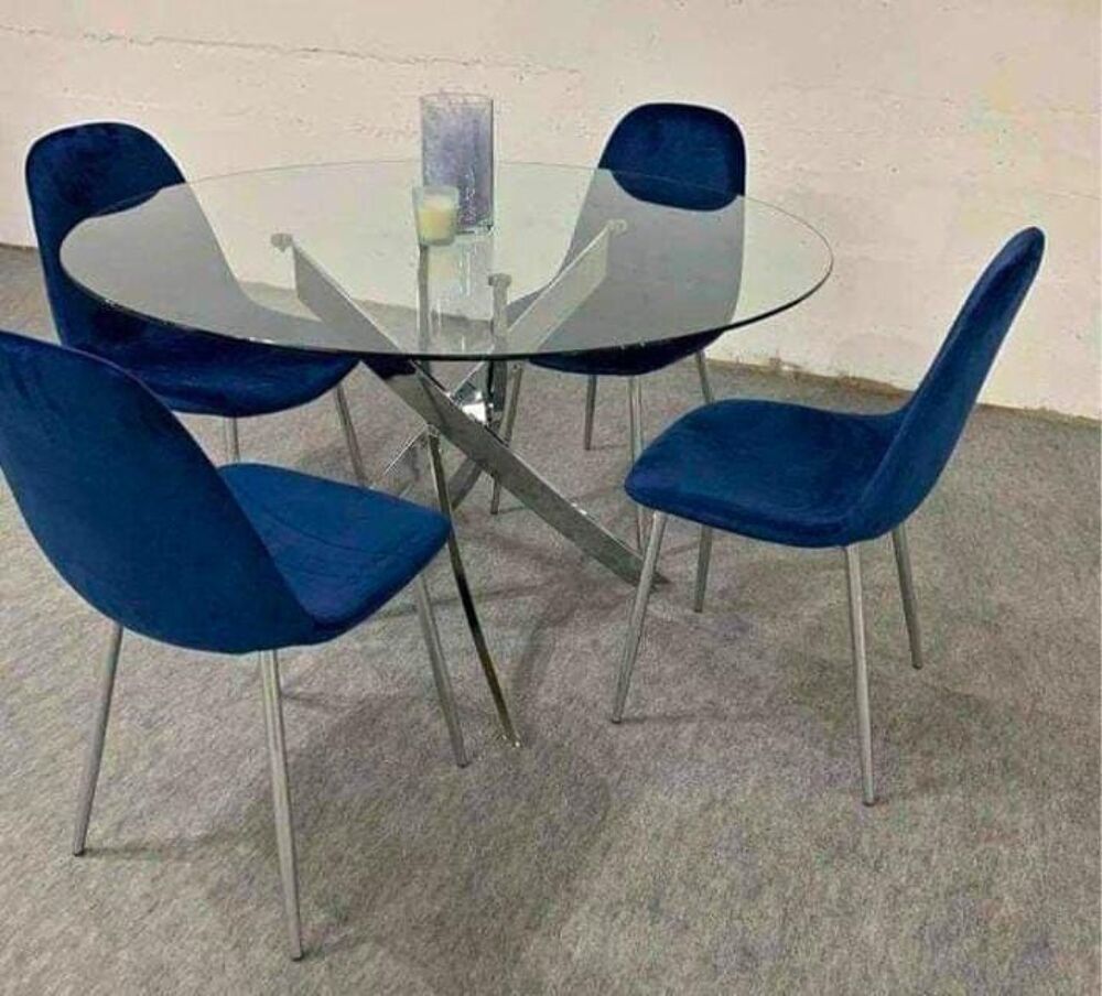 4 chaises avec table a manger prix neuf Meubles
