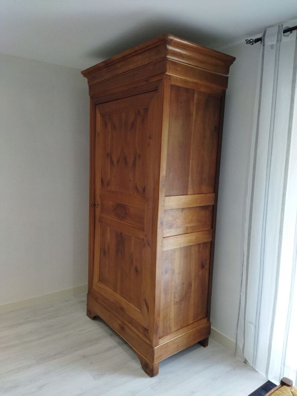 Armoire Louis Philippe en merisier Meubles