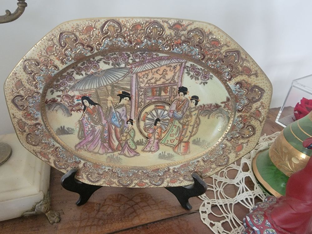 Assiette chinoise avec socle Décoration