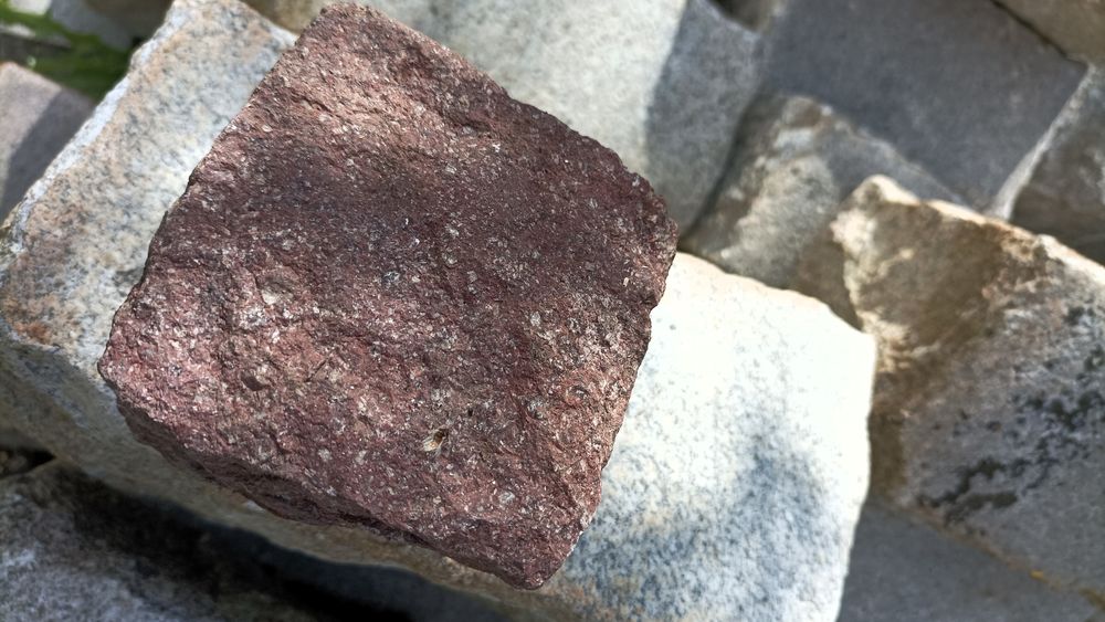 20 M2 Paves granit panache gris rouge amenagement jardin bri Jardin
