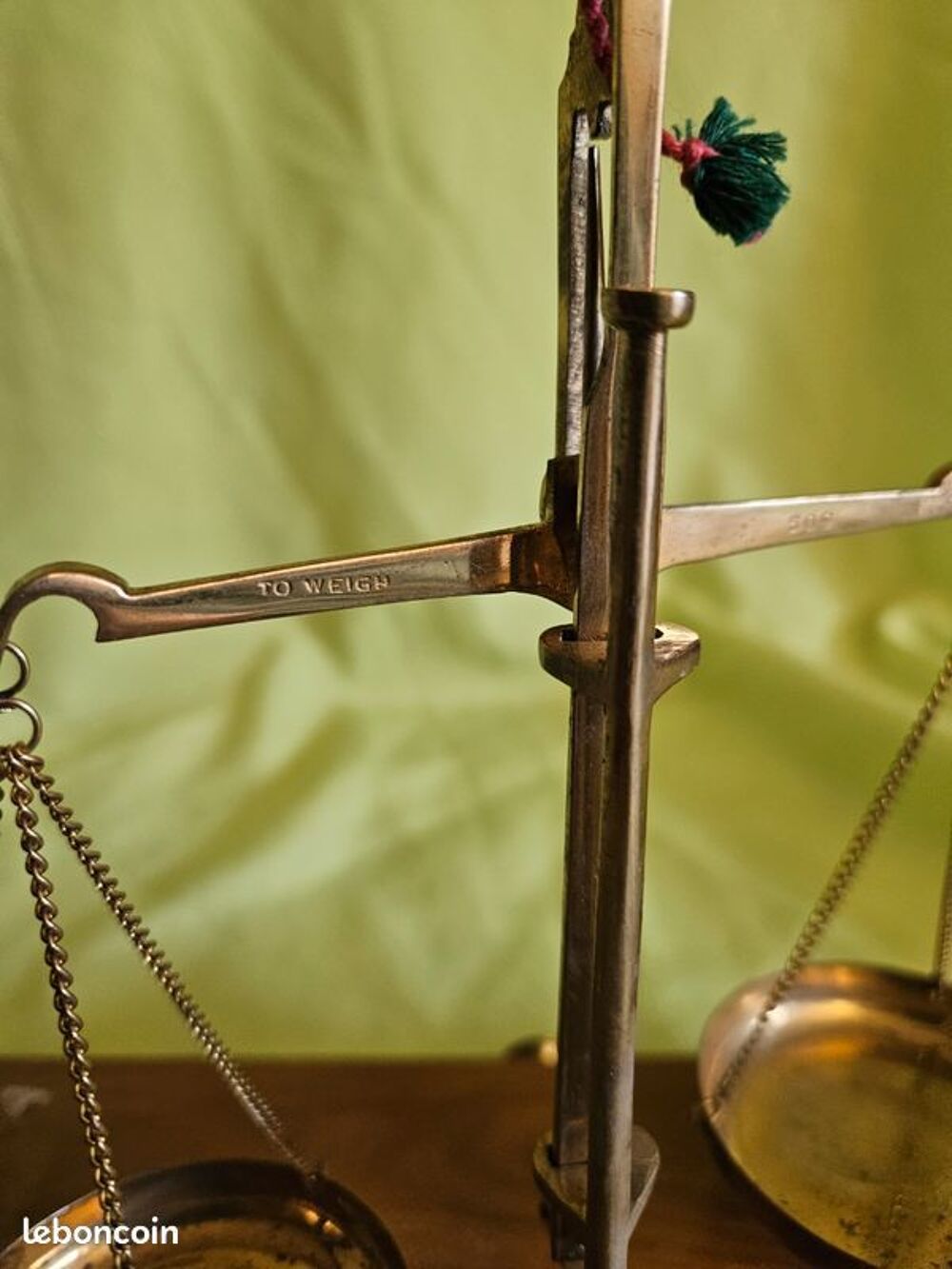 Petite balance de pr&eacute;cision, vintage pour peser m&eacute;taux pr&eacute;ci 