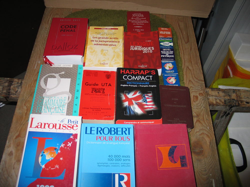 Dictionnaires et annales Livres et BD
