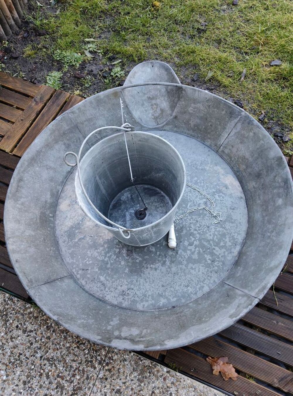 Seau douche vintage et son receveur en zinc Décoration