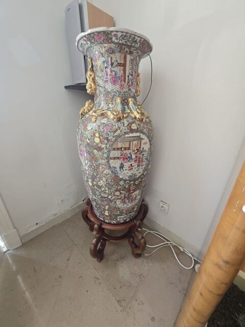 2 Grands vases chinois en porcelaine Canton / Famille Rose 7500 Nice (06)