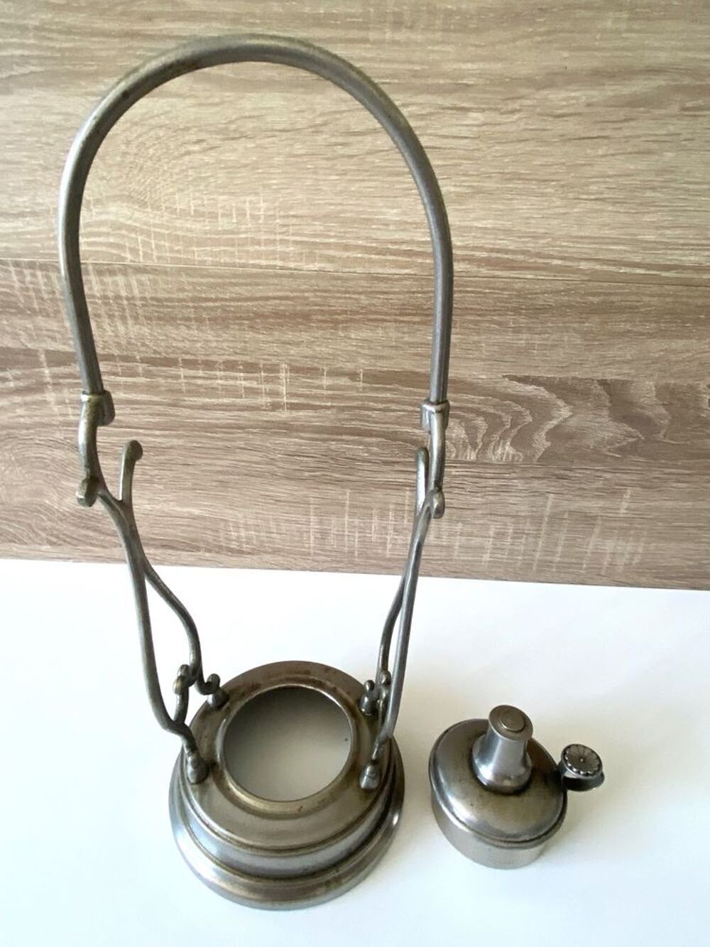 Partie d'une Ancienne Cafeti&egrave;re Th&eacute;i&egrave;re &agrave; Bascule Samovar 