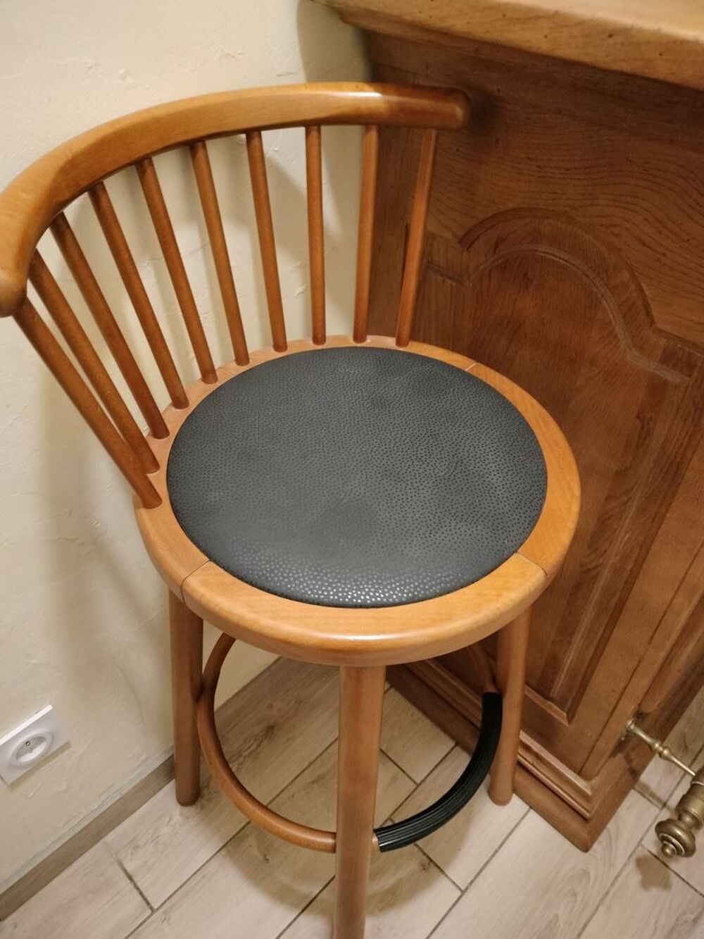 Bar avec 2 chaises Meubles