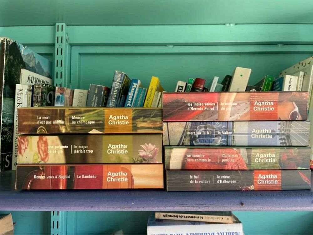 Agatha Christie, lot de 34 livres / 68 histoires Livres et BD