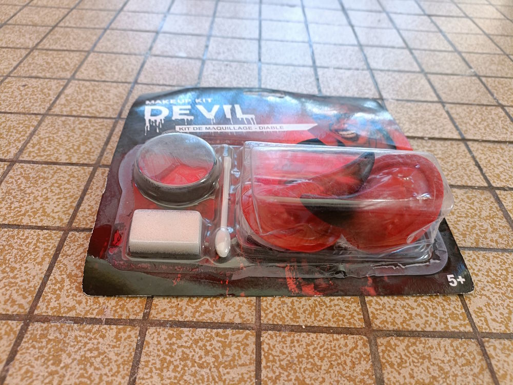 KIT DE MAQUILLAGE DIABLE POUR ENFANT Jeux / jouets
