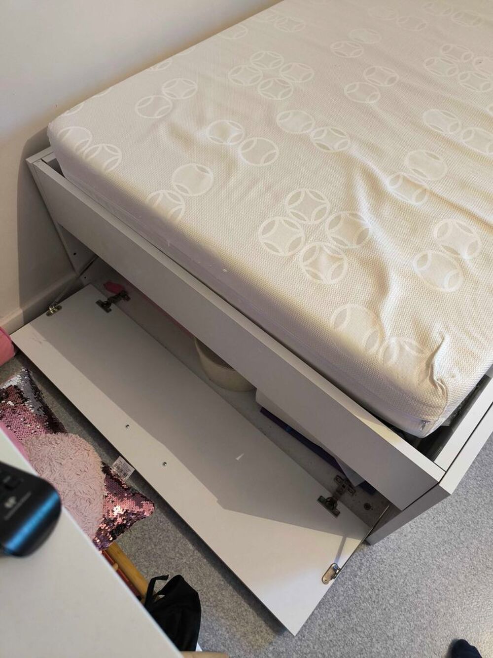 Lit+1+place+90x190cm+avec+t&ecirc;te+de+lit+et+rangements+sommier Meubles