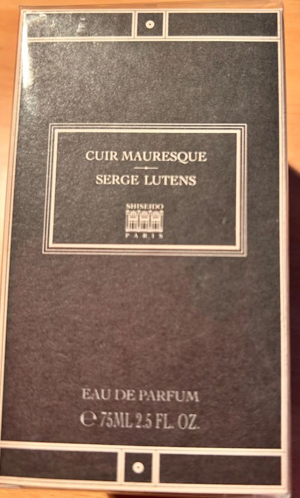Eau de Parfum Serge Lutens Bijoux et montres