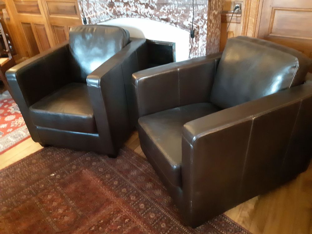 FAUTEUILS EN CUIR Meubles