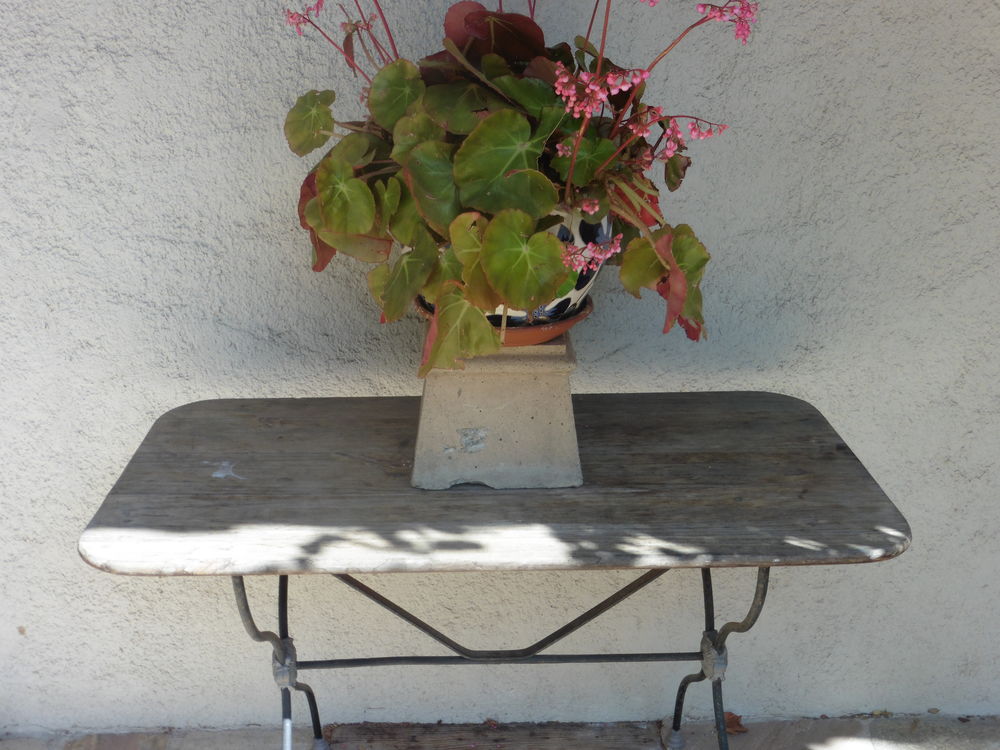 Petite table r&eacute;tro Meubles
