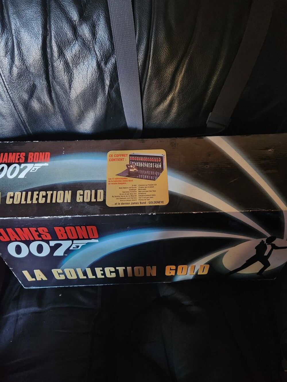 coffret Collection Gold de James-Bond en 17 vid&eacute;os cassettes non visionn&eacute; encore sous cellophane cause achat de la s&eacute;rie en DVD 