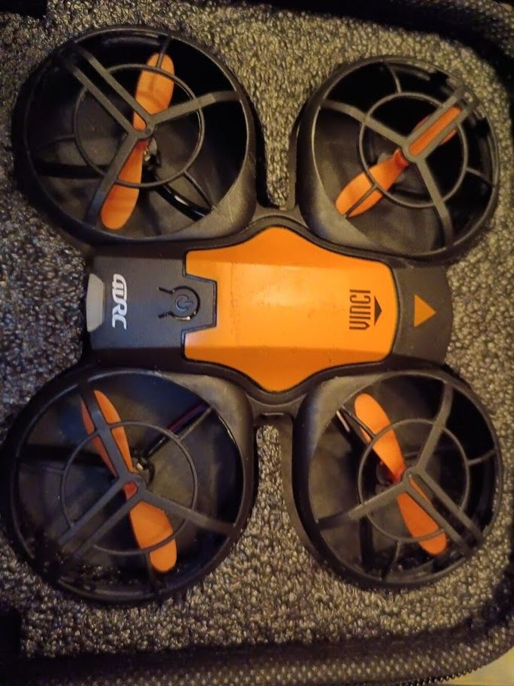 Deux drones V8 , un avec camera android Sports