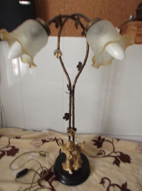 lampe de 65 cm  a 2 globes tulipe 0 Montliard (45)