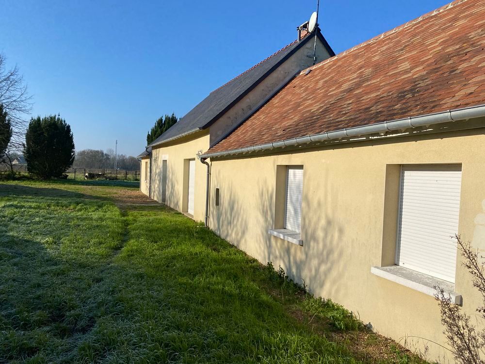 Location Maison maison T8 avec cour espace vert à Vernoil 49390 Vernoil