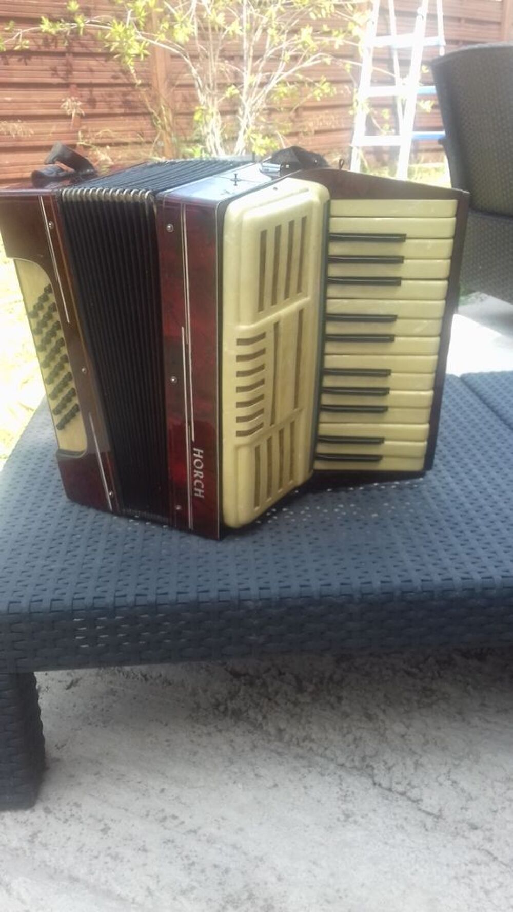 Accord&eacute;on &agrave; touches clavier marque HORCH Instruments de musique
