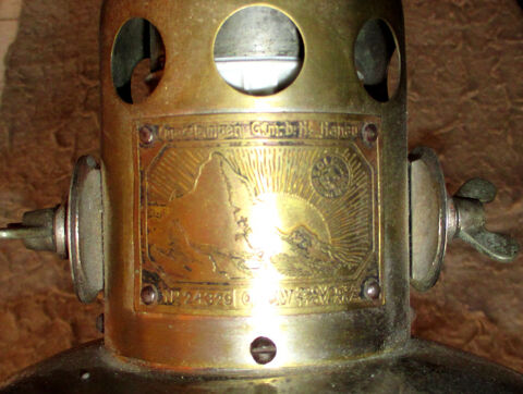 Lampe G.m.B Hanau Bauhaus (Troc possible, base 95 euros) 125 Saint-�lix-le-Ch�teau (31)