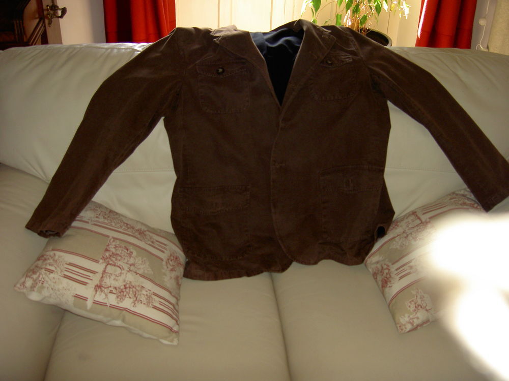 Belle veste en coton marron clair. Vêtements
