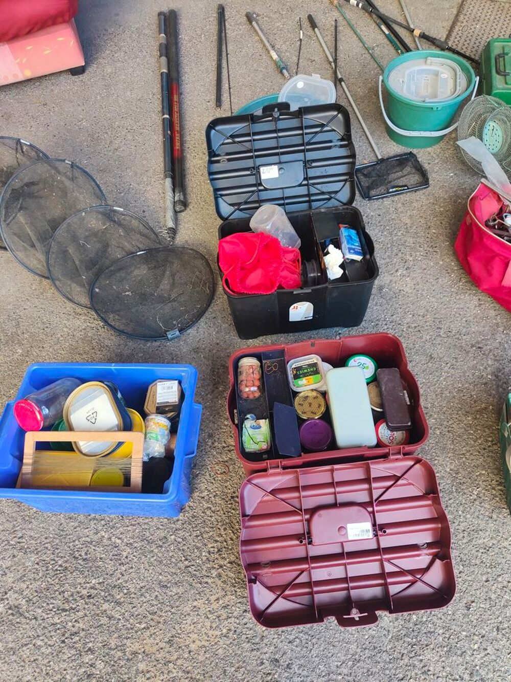 Lot complet de mat&eacute;riel de p&ecirc;che ? &eacute;tang, rivi&egrave;re et bateau Sports
