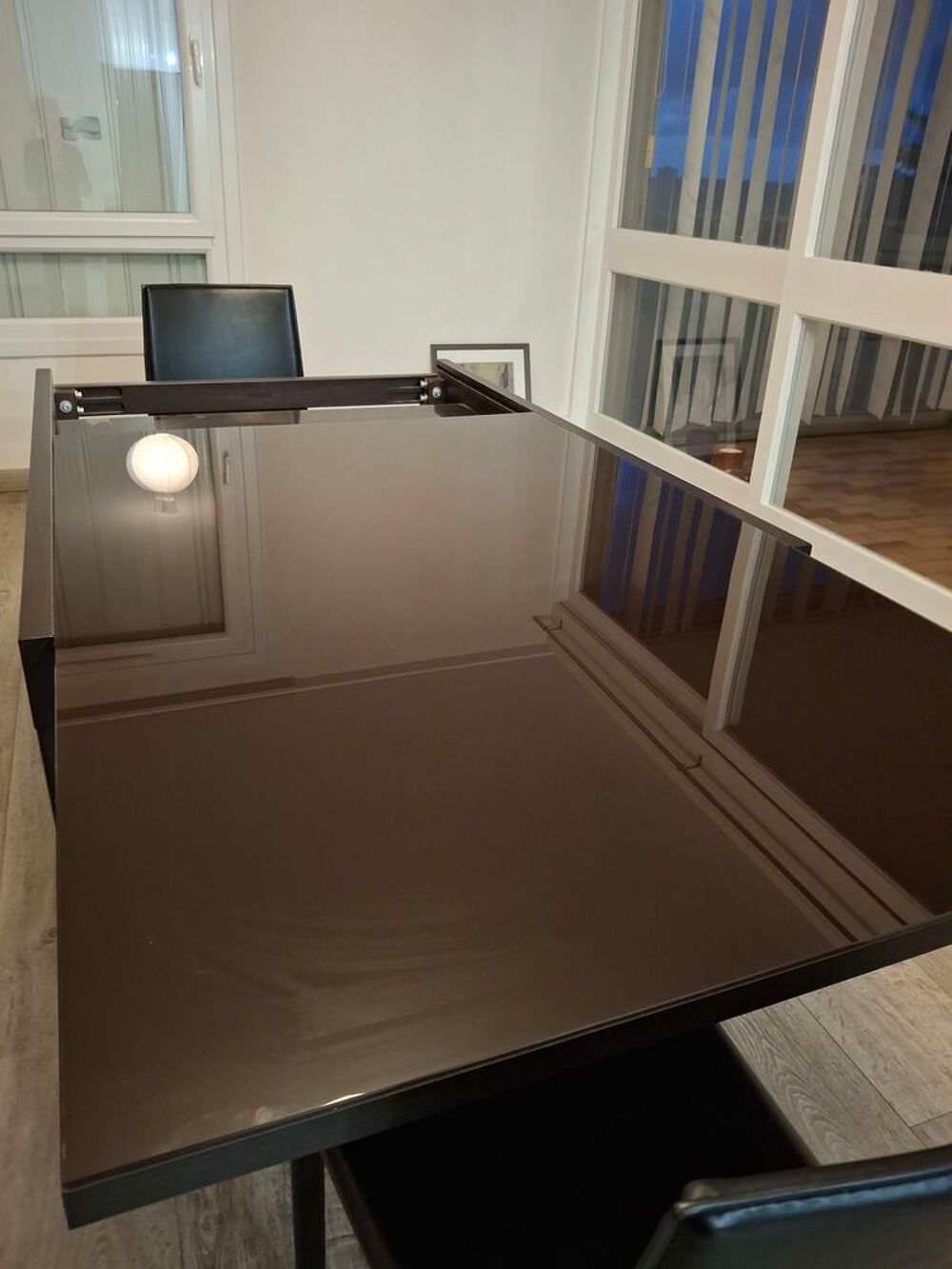 Table extensible de tr&egrave;s bonne qualit&eacute; Meubles